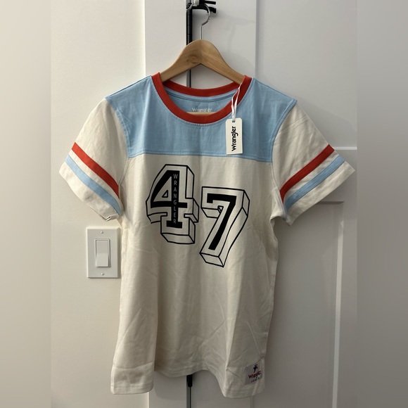 NWT - Wrangler® Women’s 70’s Gym Tee. - Picture 5 of 6